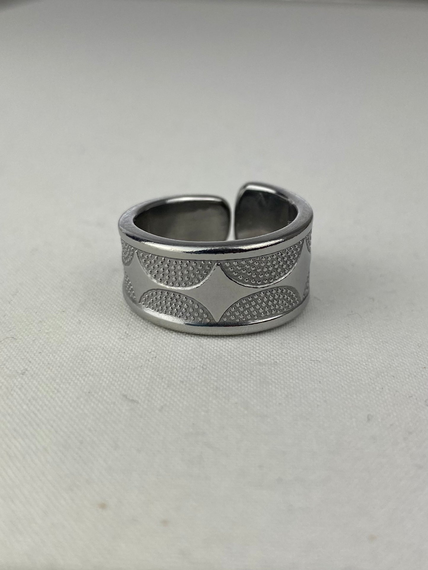 'Lustre' Ring