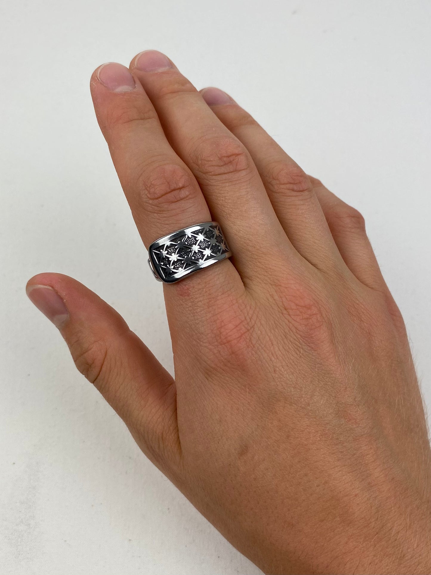 'Mesh' Ring