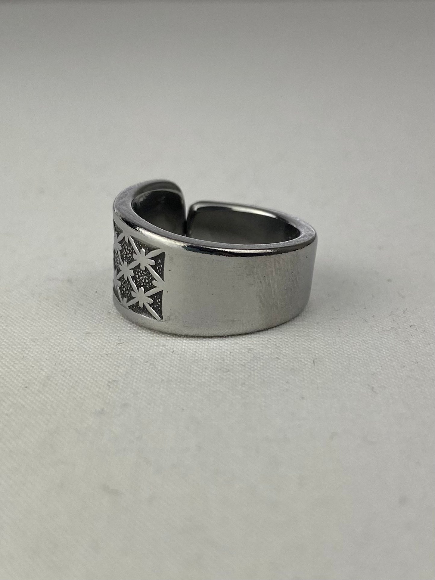 'Mesh' Ring