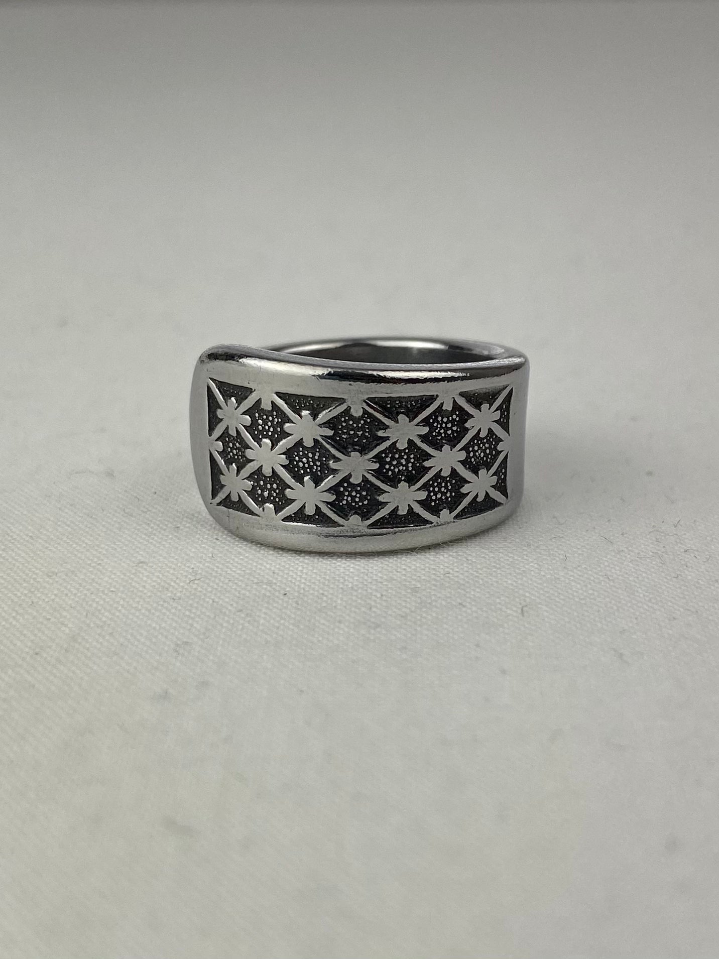 'Mesh' Ring