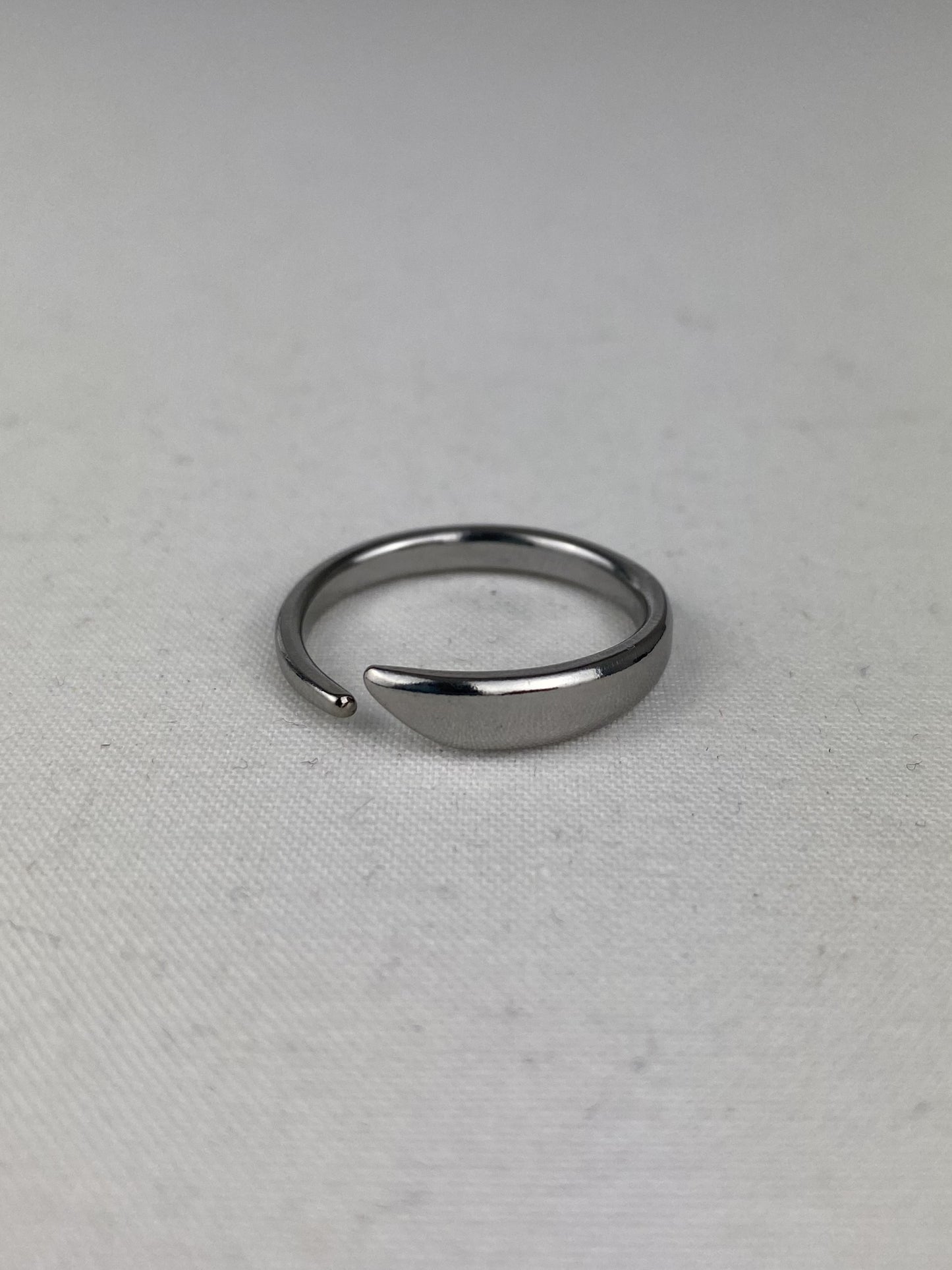 'Bladed' Slim Ring