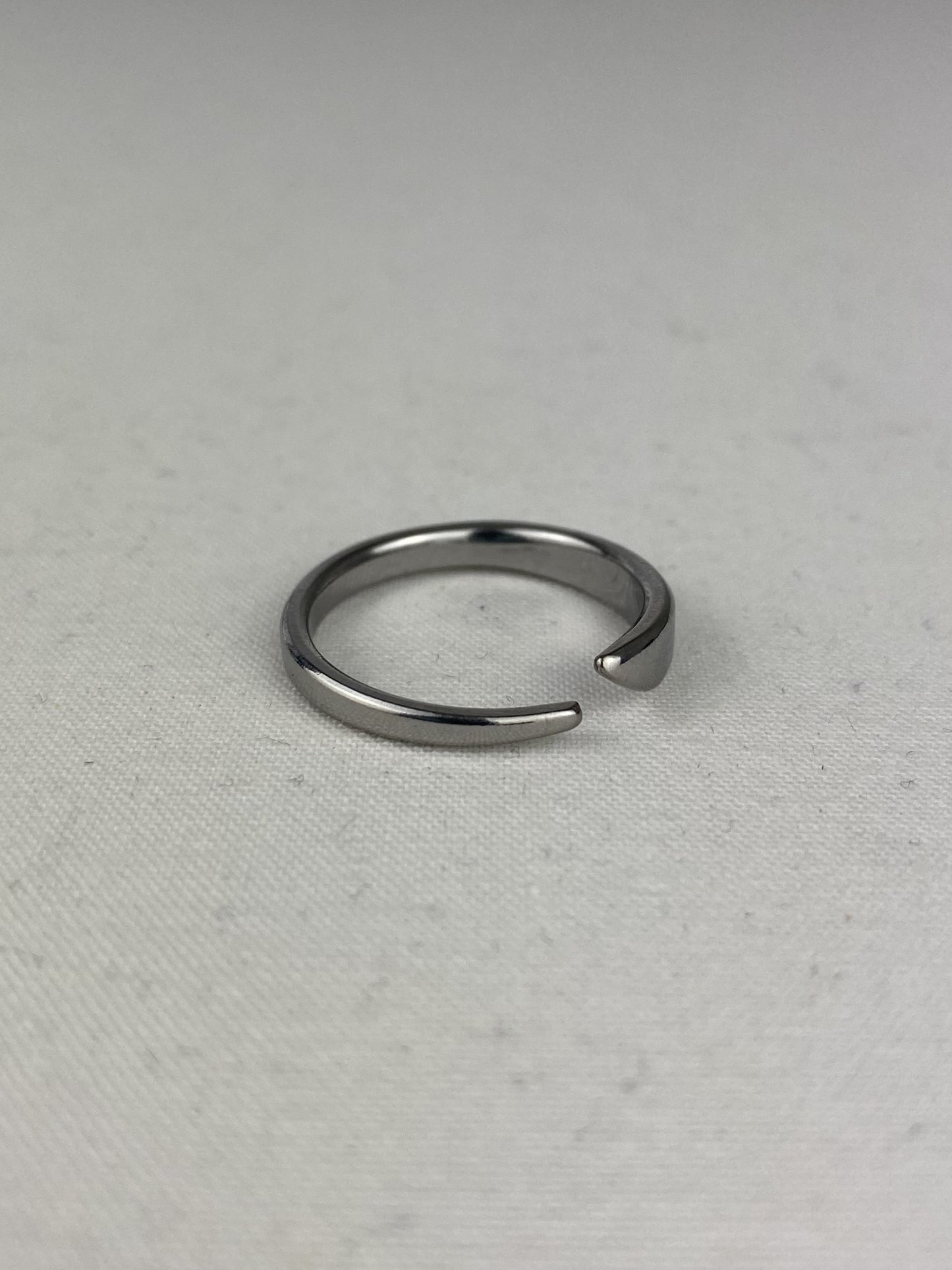 'Bladed' Slim Ring