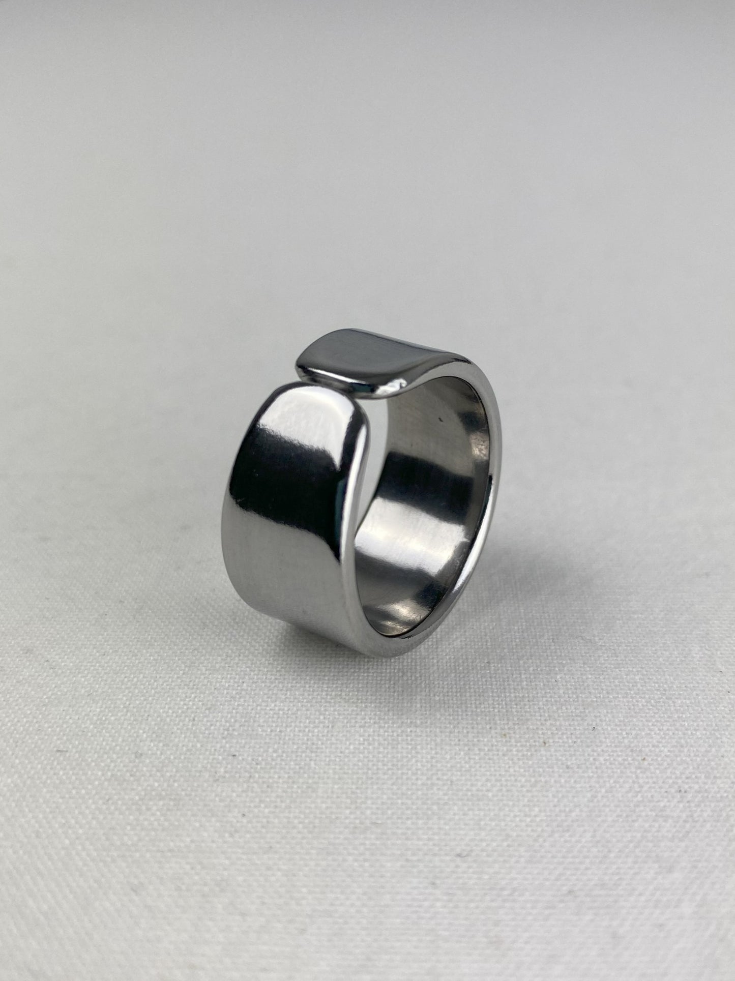'Smooth Shine' Ring