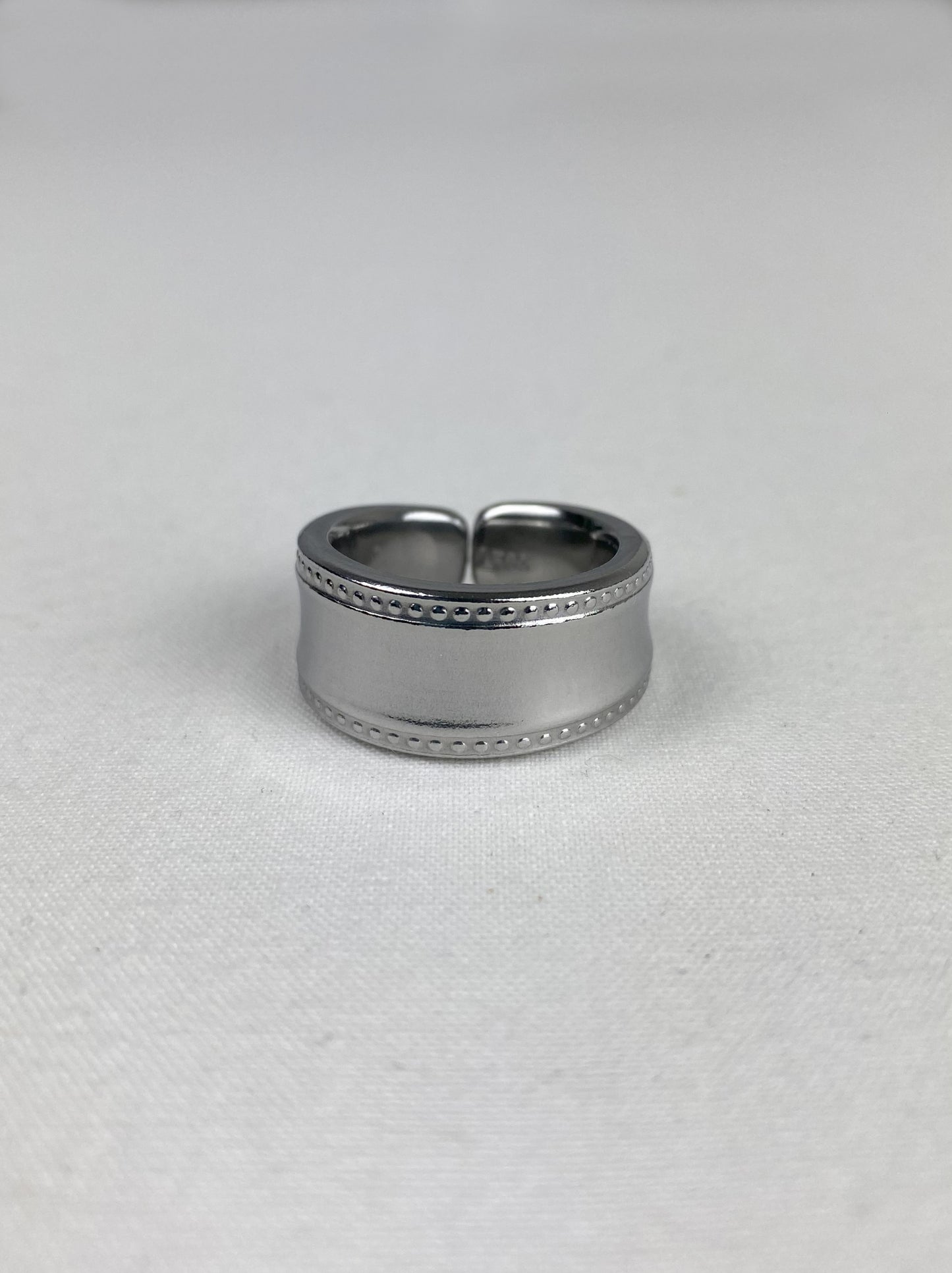 'Ellipsis' Ring