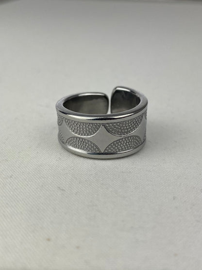 'Lustre' Ring