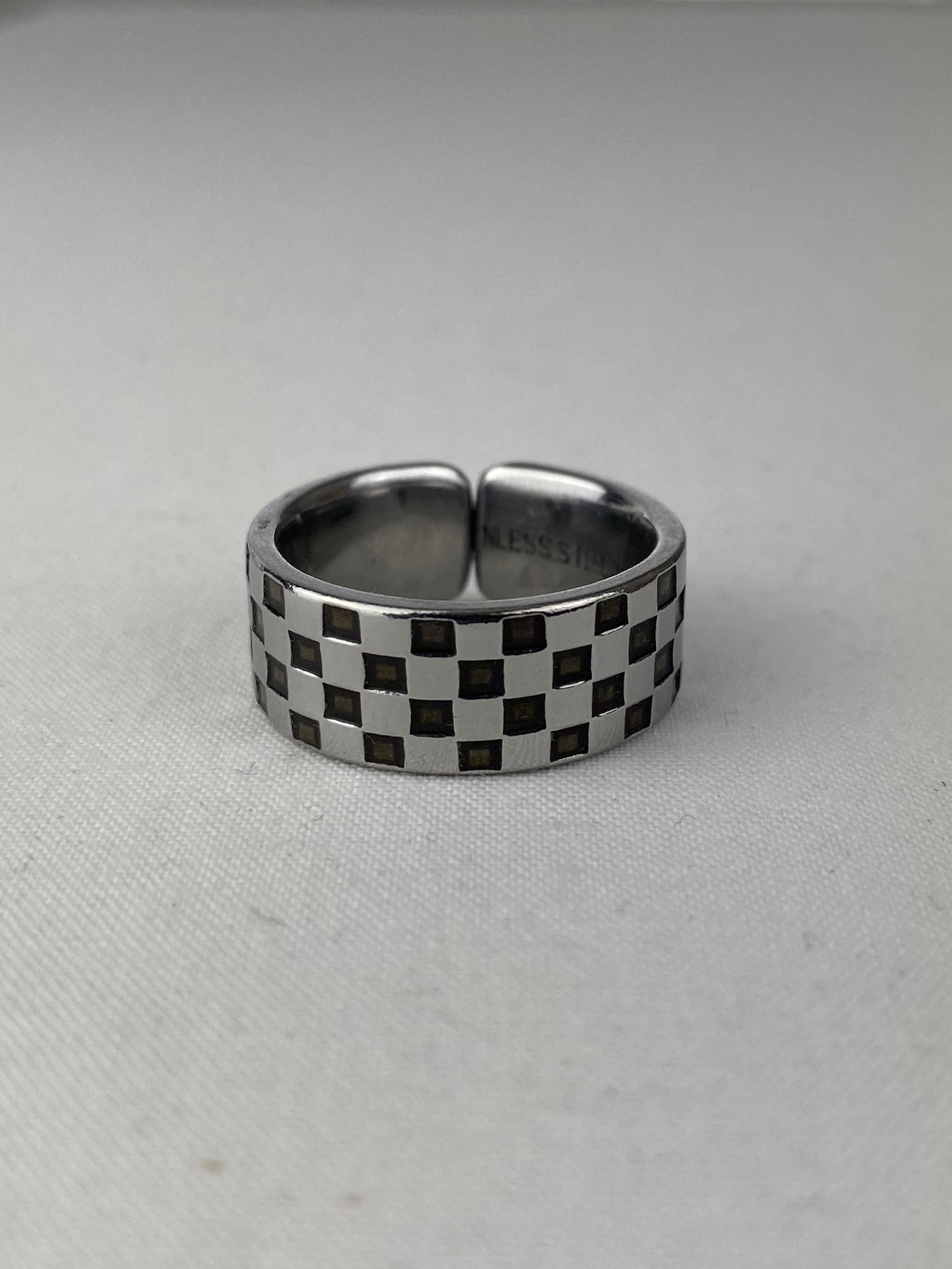 'Checkered' Ring – Lawrie Crafted